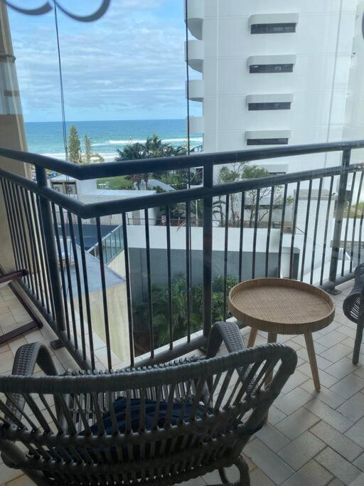 Fabulous Sea Views In The Heart Of Surfers Apartment Gold Coast Exterior photo