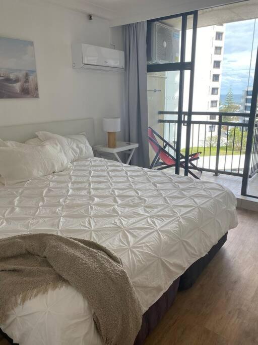 Fabulous Sea Views In The Heart Of Surfers Apartment Gold Coast Exterior photo
